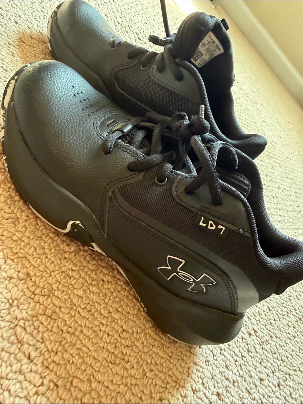 Under Armour Black basketball shoes, size 3 youth